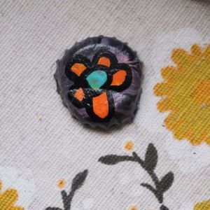 PAINTED BOTTLECAP PIN